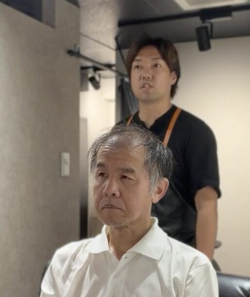 サイドの広がりと上部の薄さが気になるKさんのカット前